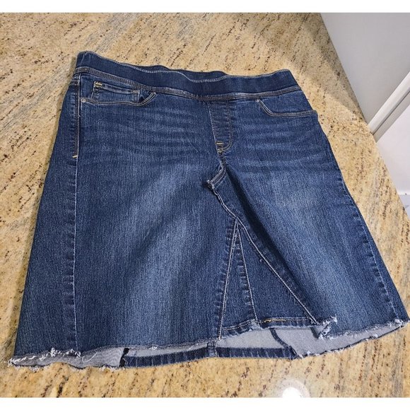 Levi's Dresses & Skirts - Women's Size 29 Levis Stretch Cut-off Short Skirt Frayed Hem 32x18.5"